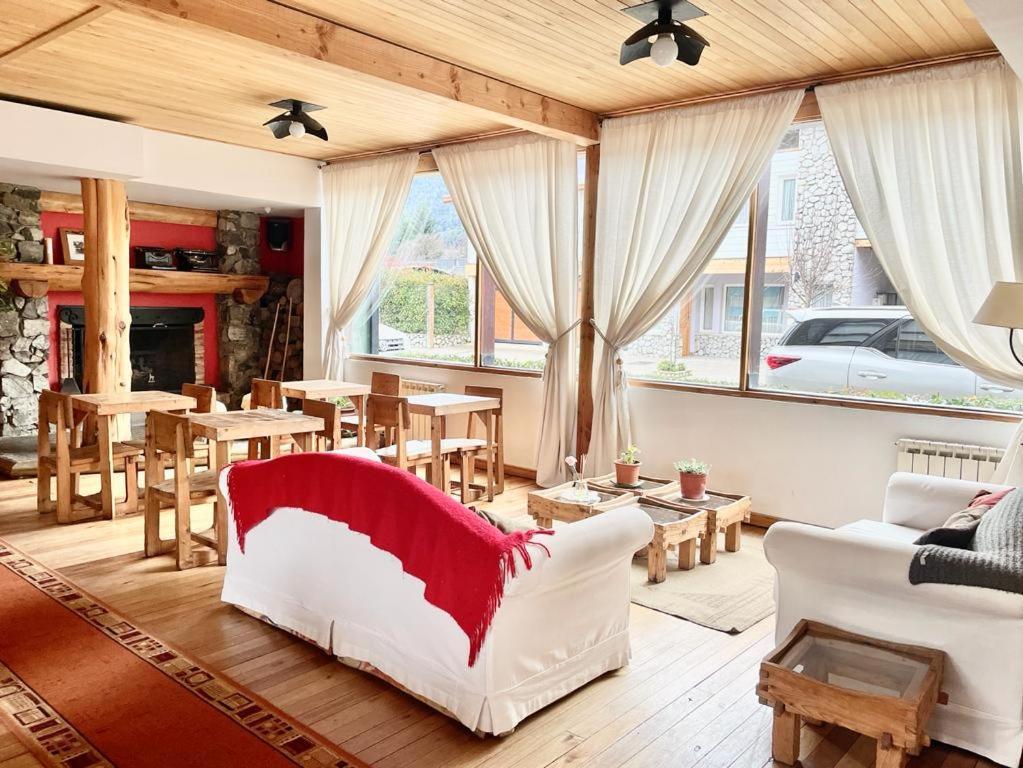Posta De Colonos Inn Villa La Angostura