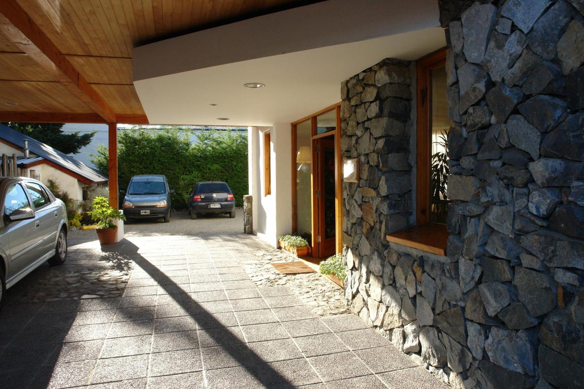 Posta De Colonos Inn Villa La Angostura